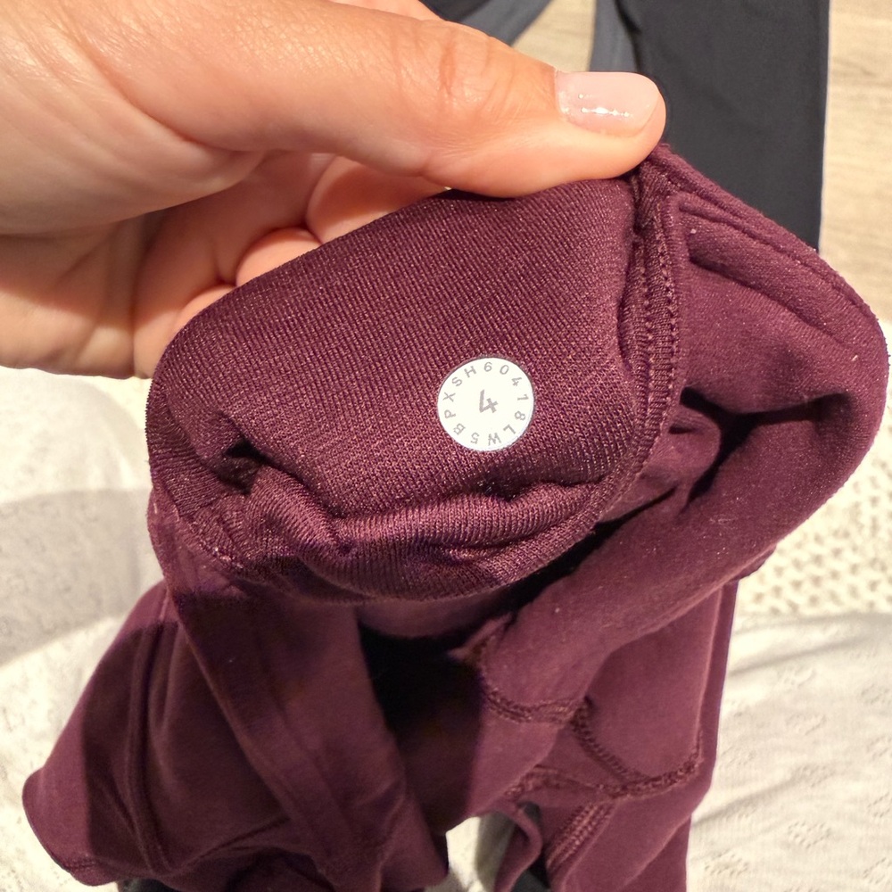 Lululemon Athletica align joggers size 4 Cassis?/burgundy